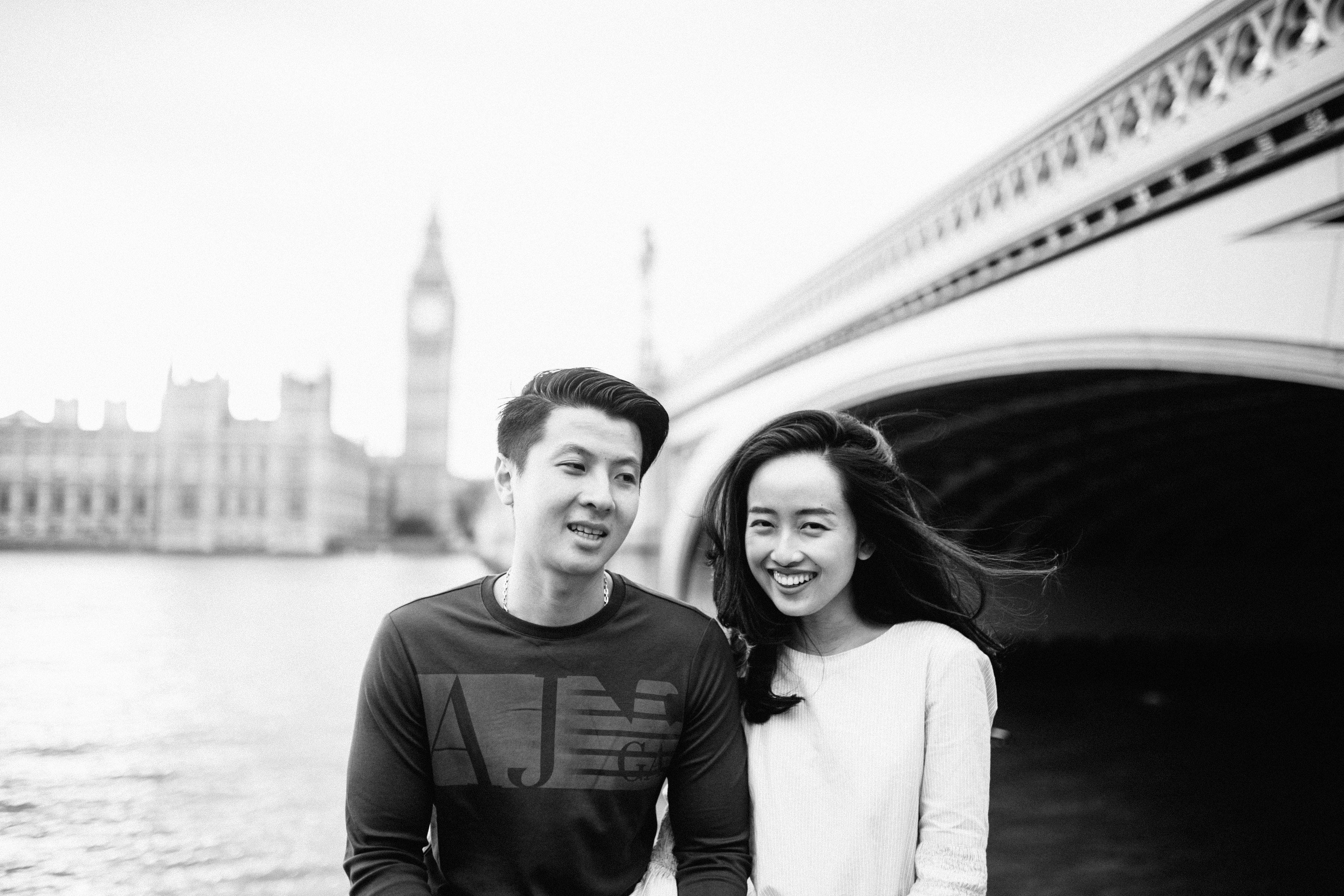 COUPLE'S PHOTOSHOOT IN LONDON FUN PRE WEDDING AND ENGAGEMENT SHOOT