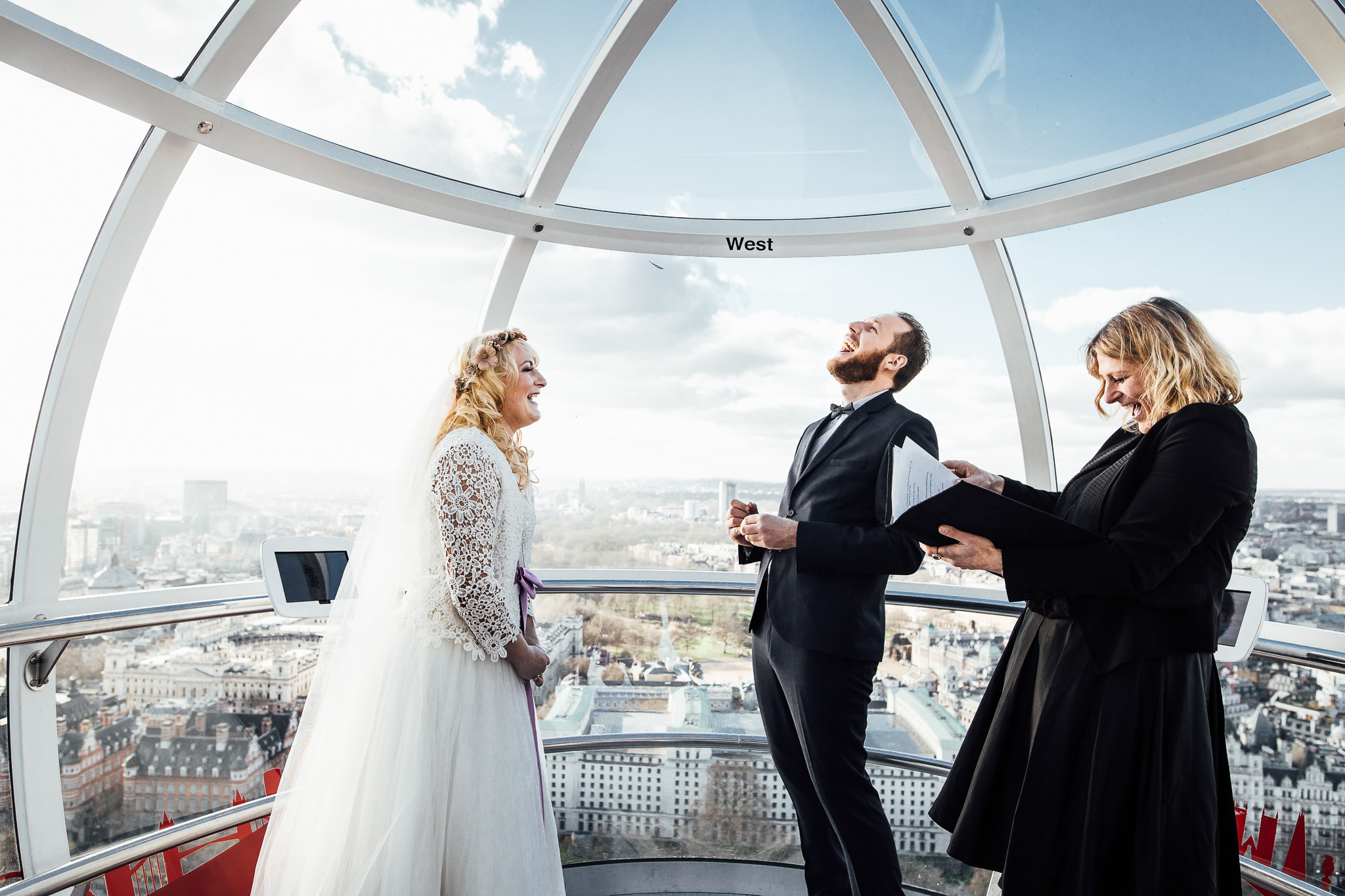elopement photographer inside london eye humanist ceremony