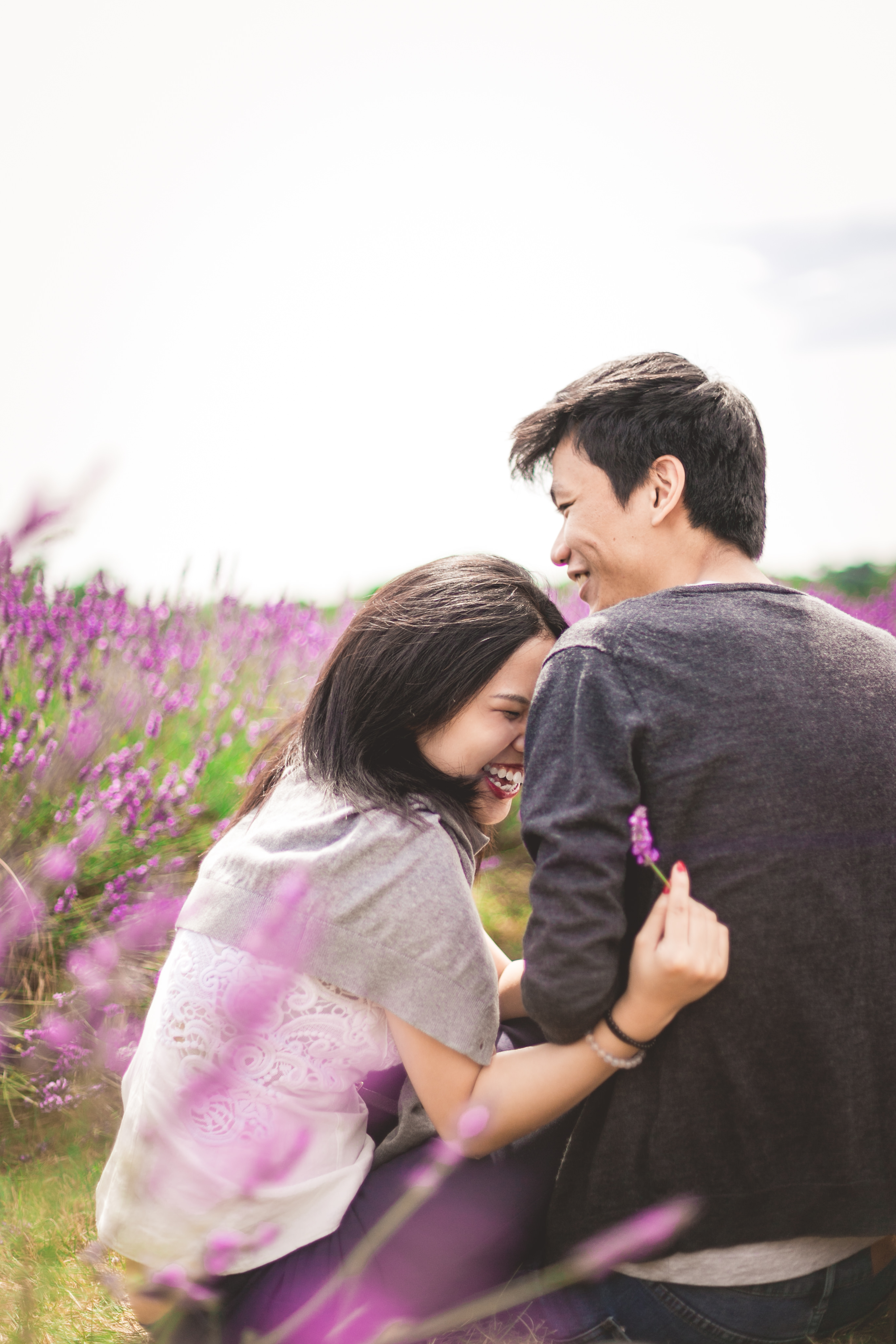 ENGAGEMENT SHOOT IN LONDON LAVENDER FIELD