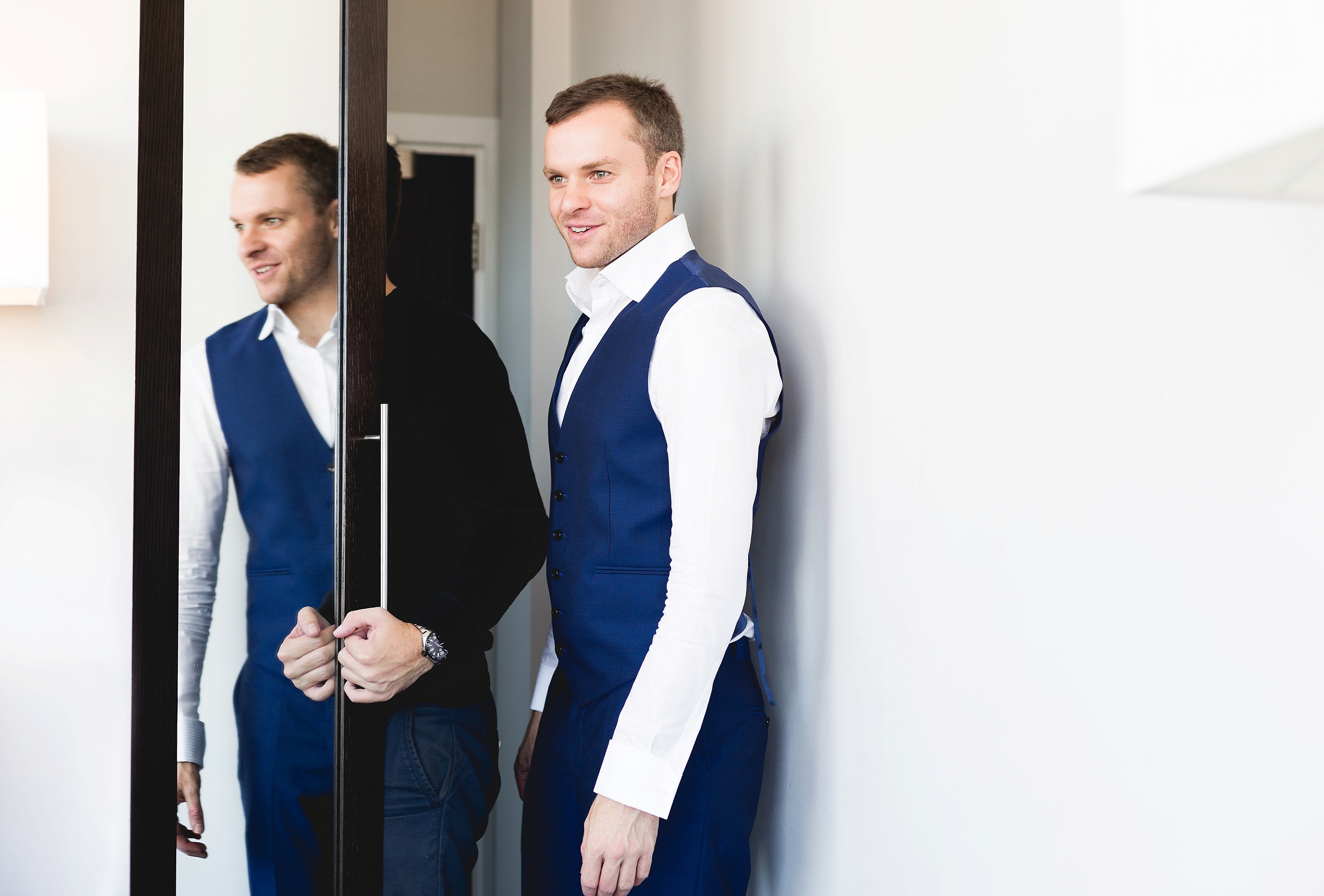 Groom Prep photos in london wedding photography by beatrici photography