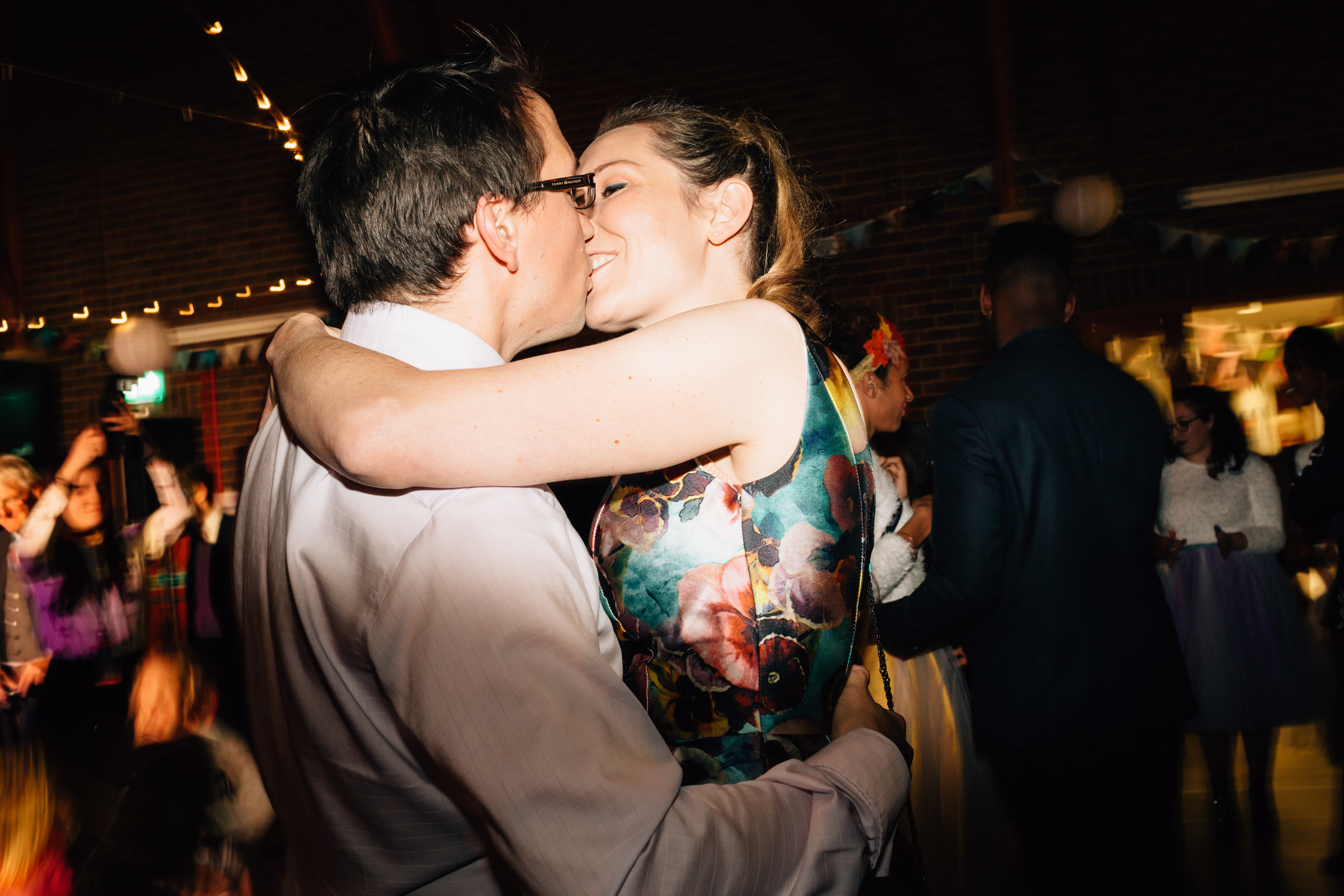 quirky fun autumn wedding in london wedding photographer documentary style first dance