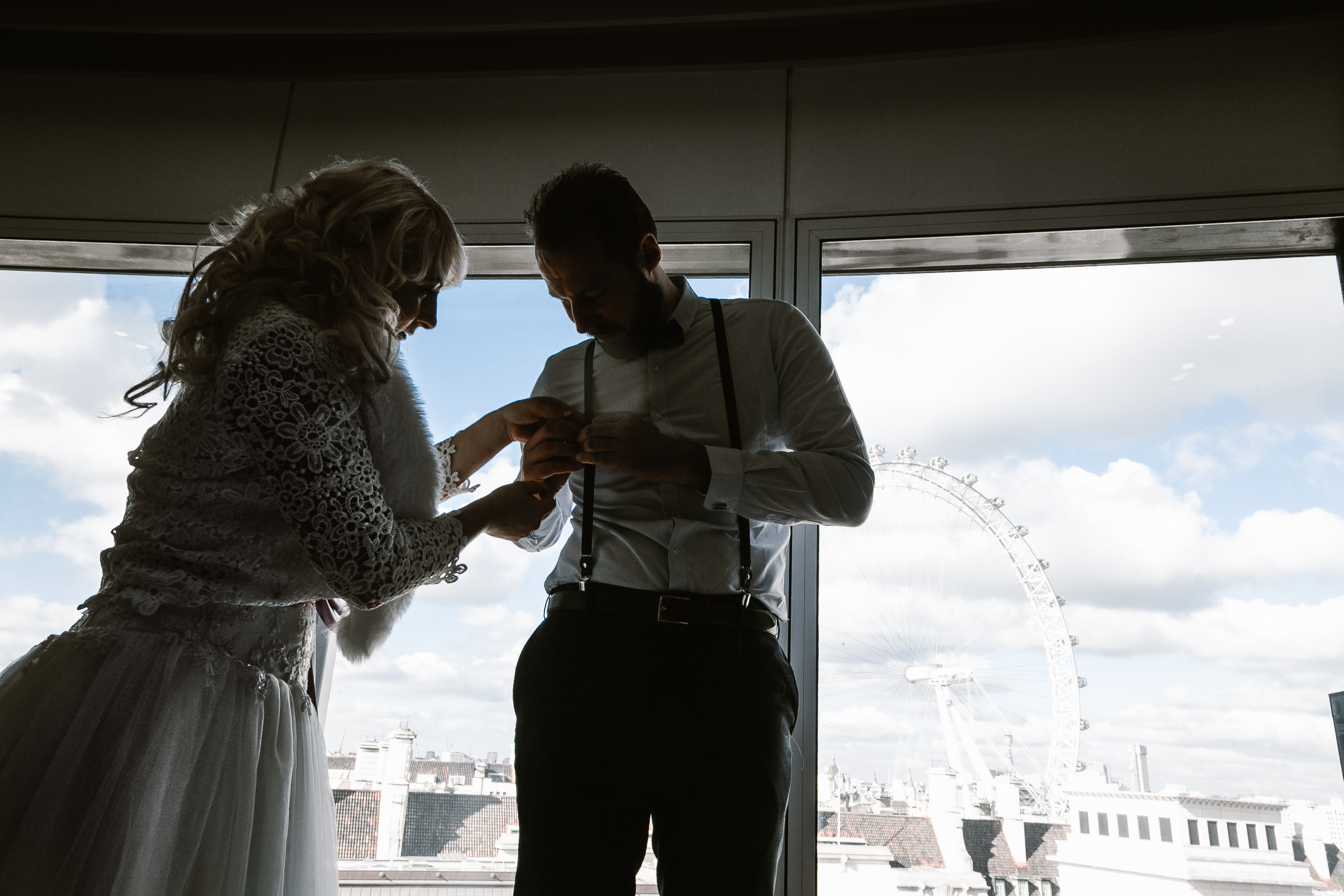 elopement wedding in london getting ready together at park plaza