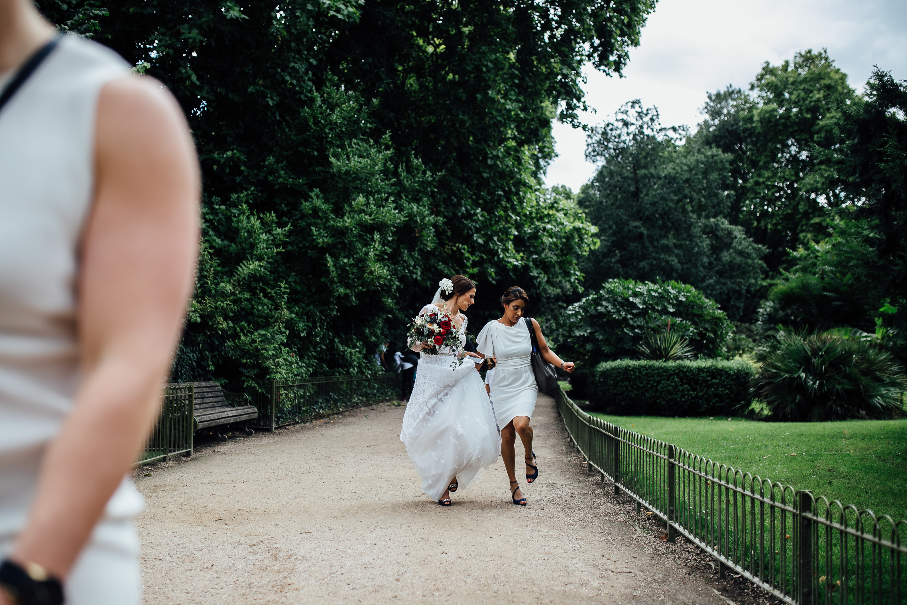 wedding photos at battersea park