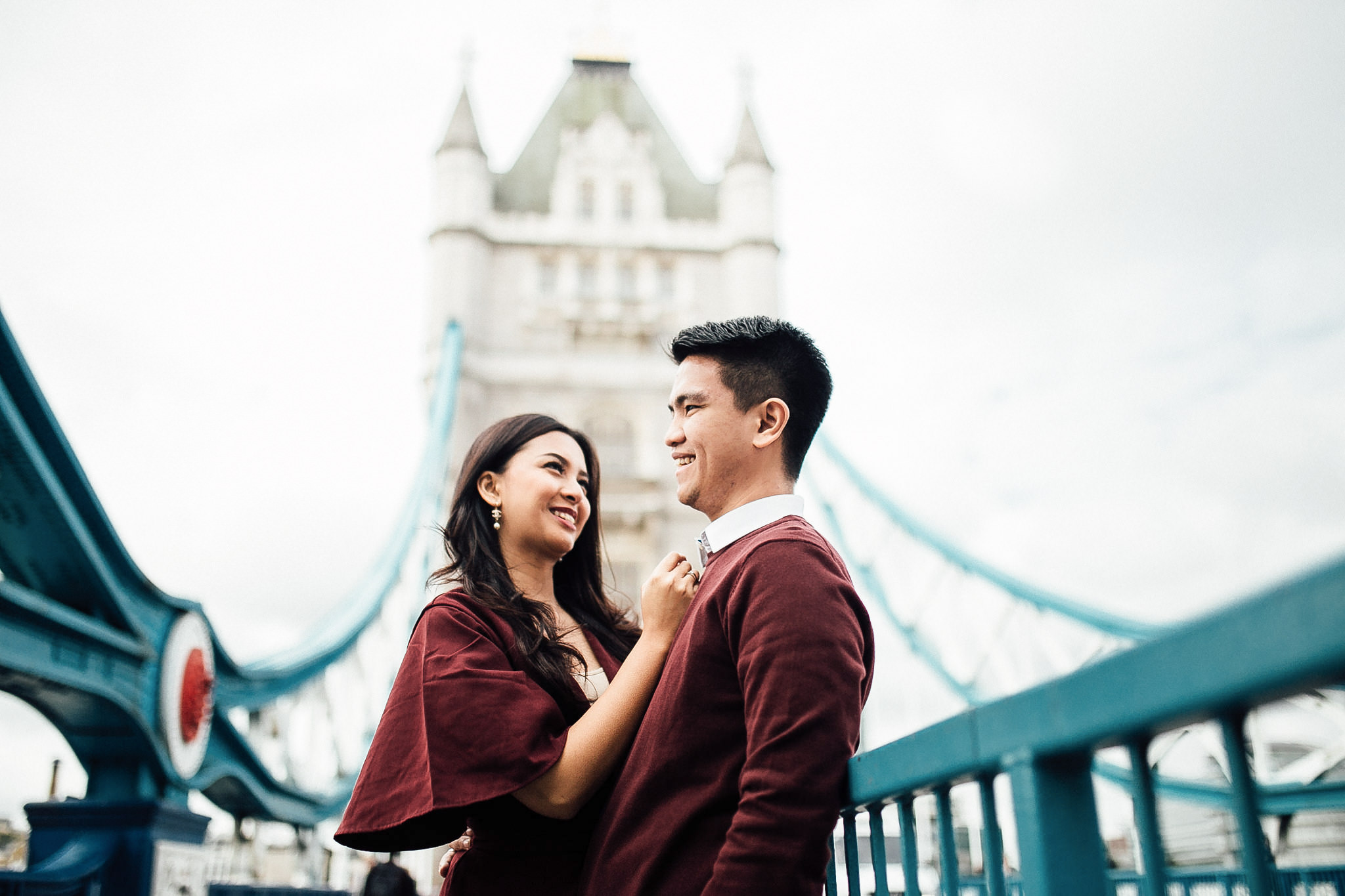 best Engagement shoot locations in London tower bridge couple shoot