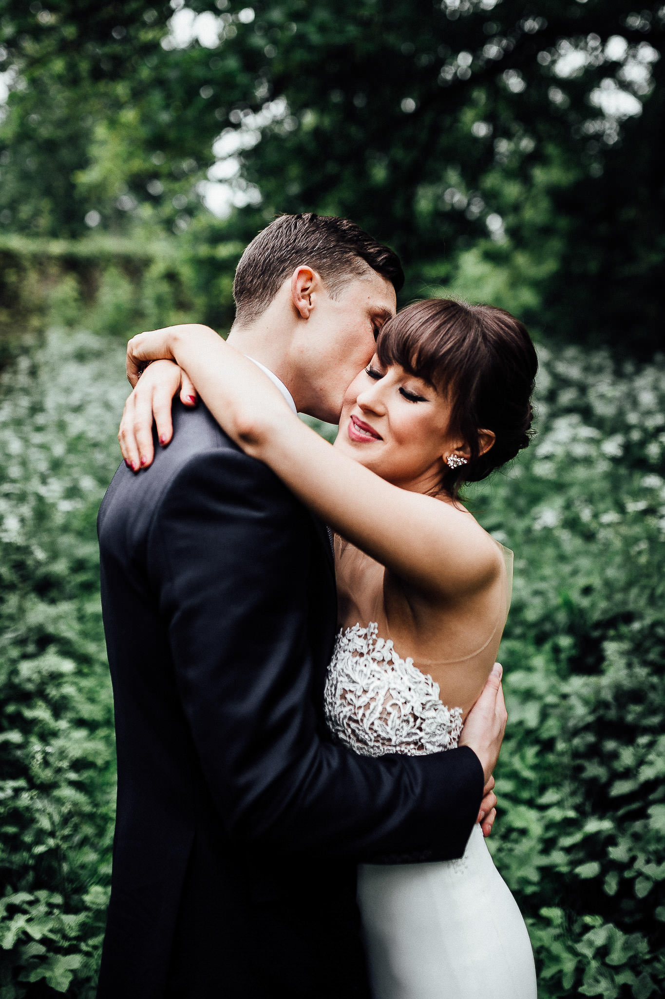 couples portraits from wedding at morden hall london