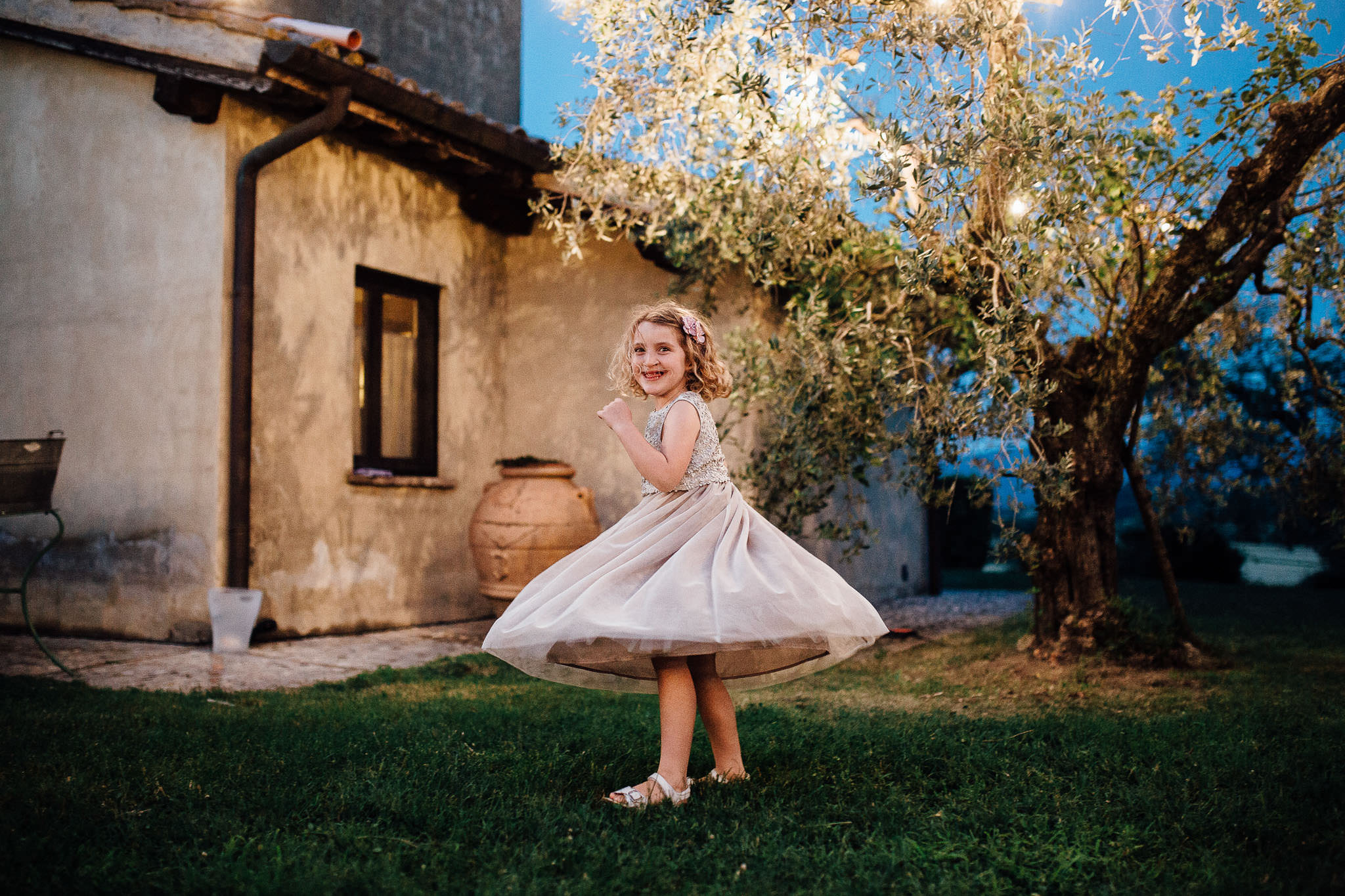 destination outdoor wedding in tuscany italy